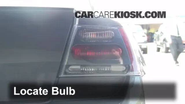 2005 Mitsubishi Galant ES 2.4L 4 Cyl. Éclairage Feu clignotant arrière (remplacer l'ampoule)